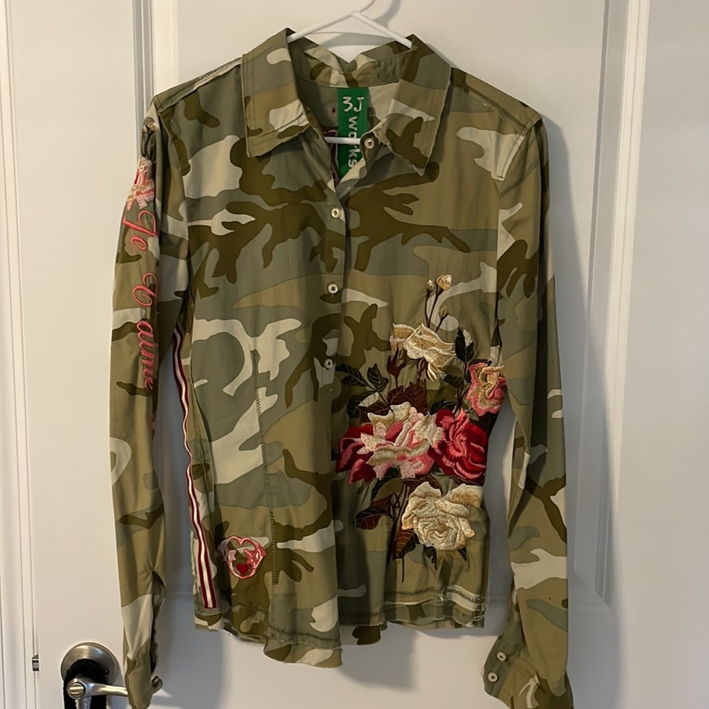 Johnny Was 3J Workshop Embroidered Long Sleeve Camouflage Shirt Size Medium